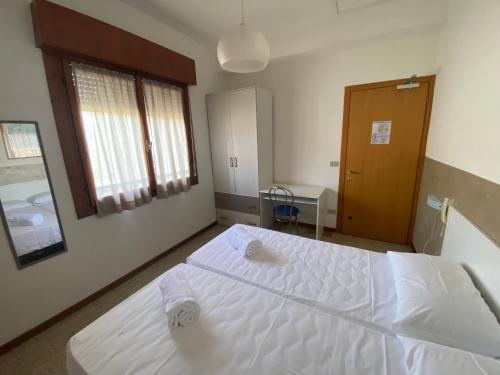 Hotel Villa Garda Room Type - Economy Twin Room