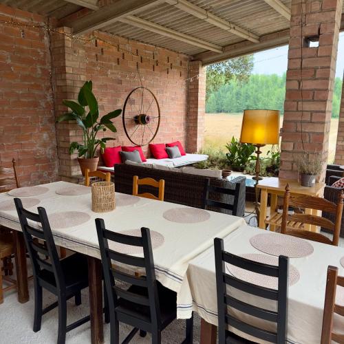 Catalan Farmhouse - Pool, BBQ Terrace, Sleeps 14 in Sils