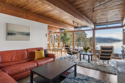 Enjoy Paradise on Lake Sammamish in Northeast Bellevue (WA)