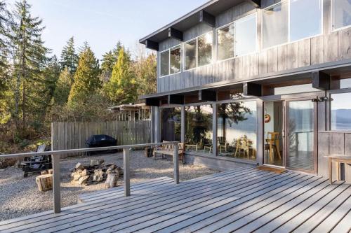 Enjoy Paradise on Lake Sammamish in Northeast Bellevue (WA)