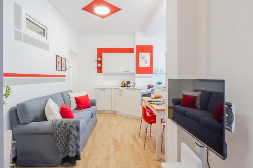 Nineteen by Rent All Como