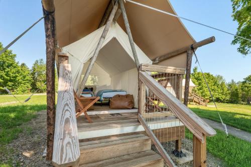 Balkons/terase, Under Canvas White Mountains in Jefferson (NH)