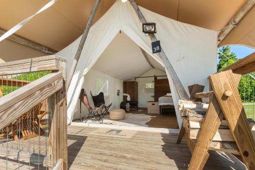Balkons/terase, Under Canvas White Mountains in Jefferson (NH)