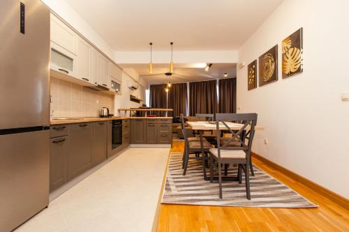 Kitchen, RONDO Studio & Apartments in Ulcinj
