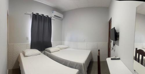 1 double bed, 1 twin bed