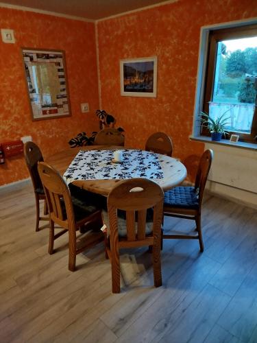 Geräumige Ferienwohnung mit Doppelbetten, Bad, Küche und Balkon (Geraumige Ferienwohnung mit Doppelbetten, Bad, Kuche und Balkon) in Auerbach in der Oberpfalz