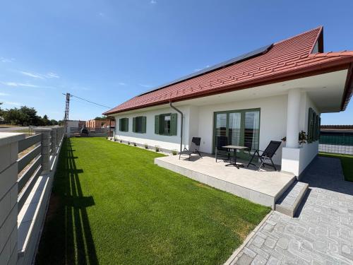 Levendula Apartman in Buzsak