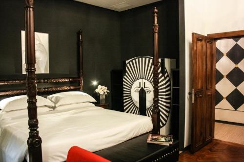 Porcellino Gallery Art Boutique BB - image 8