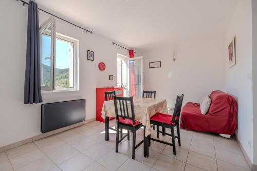 Ventoux - Le Rouge et le Noir in Reilhanette