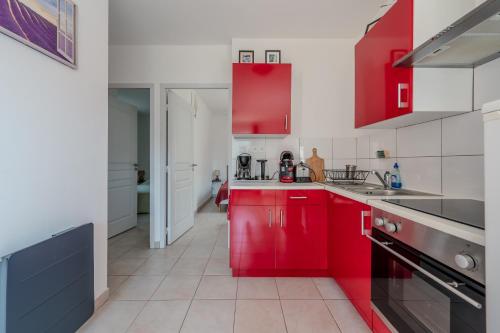 virtuve, Ventoux - Le Rouge et le Noir in Reilhanette
