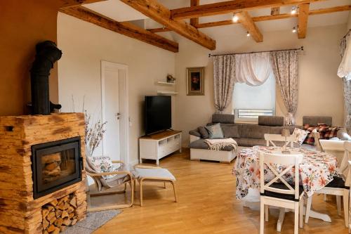 Unique Mailo Cottage - Riga, Latvia
