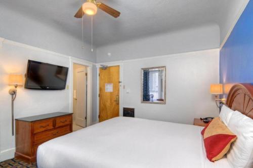 The Monarch Hotel – San Francisco, CA