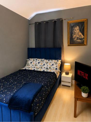 Double room in the city centre perfect for contractors and fb fans