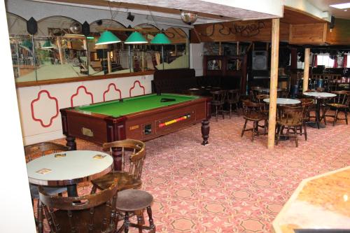 Middlegate Hotel