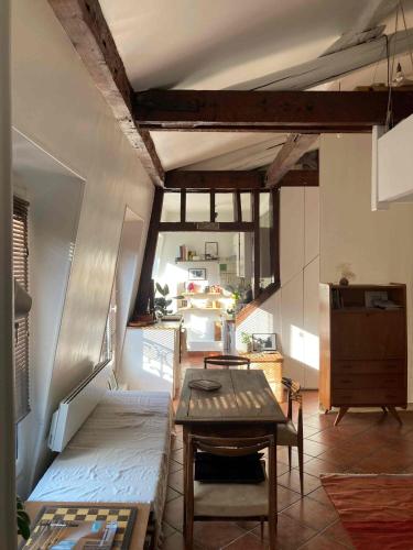 Loft avec mezzanine au Canal Saint Martin