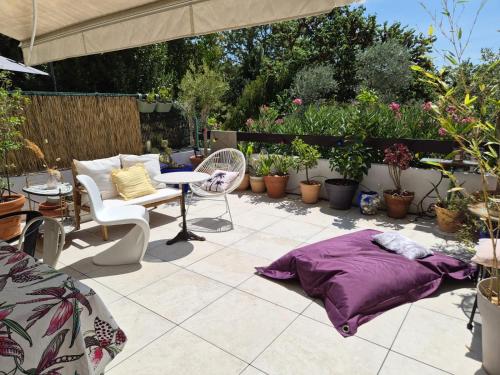 Charmant studio terrasse avec vue, plein sud