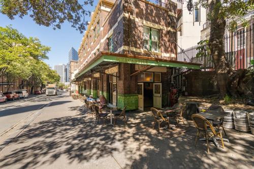 Mercantile Hotel in The Rocks