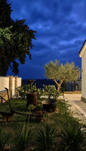 A szálláshely kívülről, La Casa di Carlo in Fara Filiorum Petri