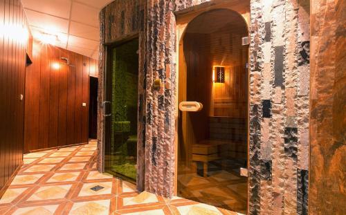 Spa, Discret Hotel & Restaurant in Vladaya