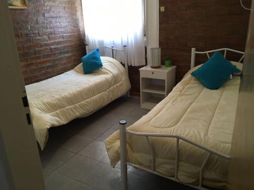 2 bedrooms, 5 beds