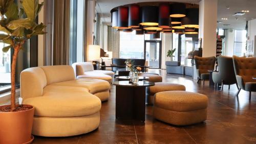 Lobby, Solo Sokos Hotel Paviljonki in Jyvaskyla