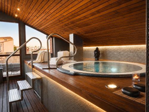 سبا, فندق سبا سانشو أباركا (Hotel Sancho Abarca Spa) in مركز مدينة أويسكا
