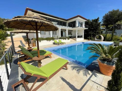 Location de Villa Sanary Sur Mer Piscine et Jardin Vue Mer Panoramique