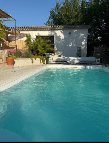 Location Vacances à Laudun - Chambre d'hôtes - Laudun-l'Ardoise