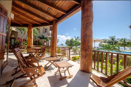 Vista exterior, Indigo Beach Homes 4A in Ambergris Caye