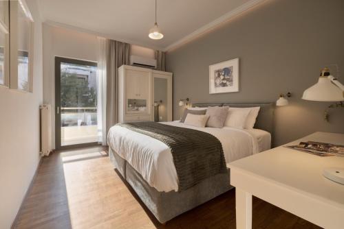 Signature Athenian Residence - image 3