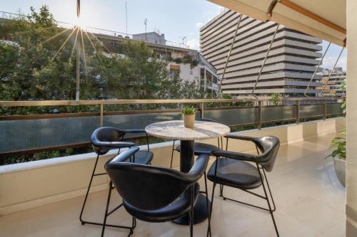 Signature Athenian Residence - image 5