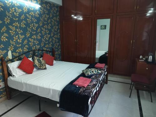 Beach villa service apartment - image 3