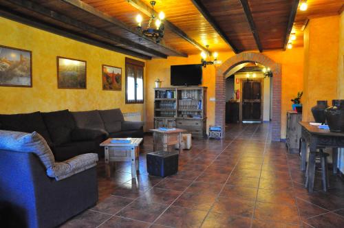 Einrichtungen, Cornatel Medulas in Borrenes