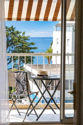 منظر, Studio proche aéroport Nice vue mer plage centre commercial CAP 3000 Arenas emplacement excellent (Studio proche aeroport Nice vue mer plage centre commercial CAP 3000 Arenas emplacement excellent AN) in Saint-Laurent-du-Var