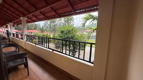 Rõdu/terrass, Chirooss Homestay And Resorts  in Chikmagalur
