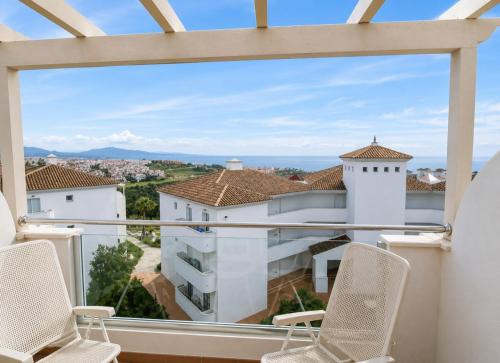 Cozy and quiet apartment with sea views - image 2