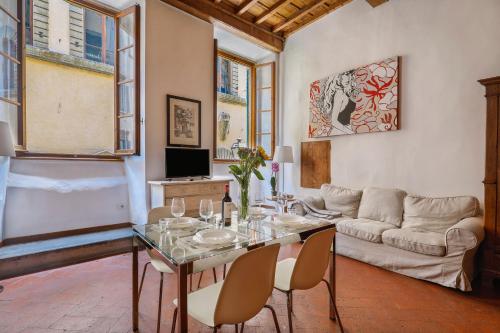 Via Maggio 10 Historic Loft in Oltrarno