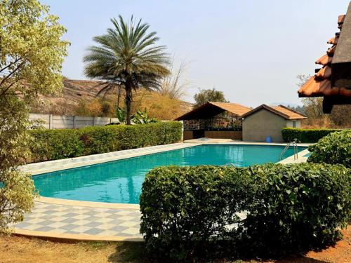 Peldbaseins, Valley Vibes in Byalalu