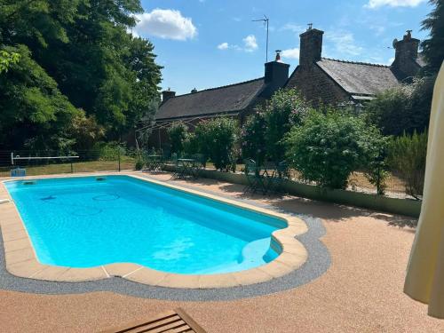 View, Villa en campagne a Langoelan - Piscine privee in Lescouet-Gouarec