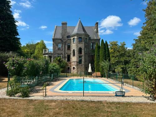 Exterior view, Villa en campagne a Langoelan - Piscine privee in Lescouet-Gouarec