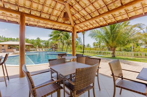 Facilities, IT139 Apt 2 Suites Cond Pe na Areia c/ Piscina in Itacimirim