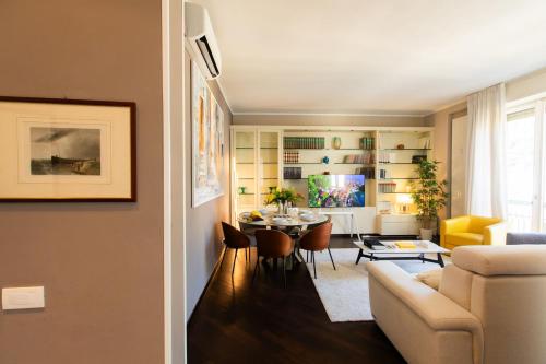 Majestic Como Centro Apartment By Icon7 Luxury