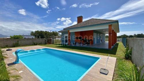 Casa de Praia com Piscina e Churrasqueira a 900m da Praia in Arroio do Sal