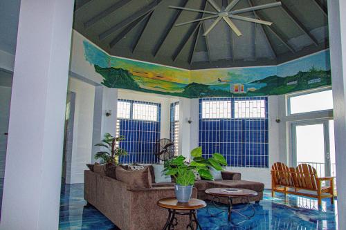 Exterior view of Sunshine Lodge: Your home away from home