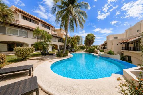 4 Bedroom Villa 3 Pools in Hotel Zone