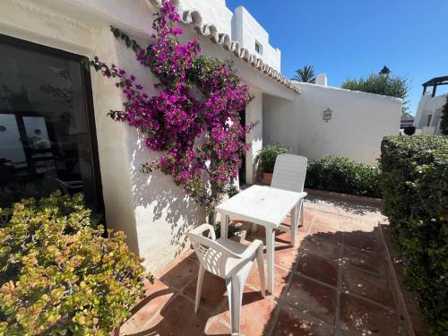 Estepona Villacana next to the beach with garden JO12