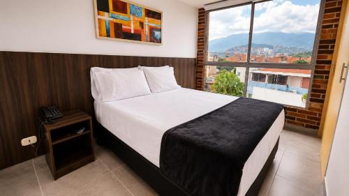 La 70, Laureles Condo, Cold AC