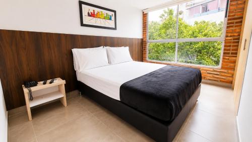 Laureles City Retreat, Cold AC