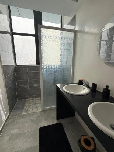 Panoramic ocean view luxury apartment - image 5