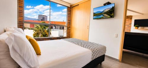 Cold AC-fast Wi-Fi-great location-Medellin fun